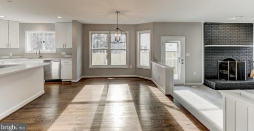 6125 Wooded Run Dr, Columbia MD 21044-3800 exterior