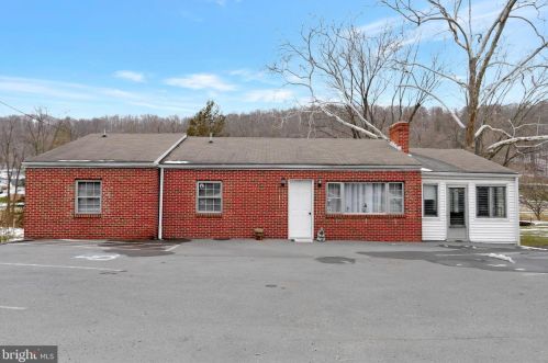 1378 Valley Rd, Berkeley Springs WV  25411-4801 exterior