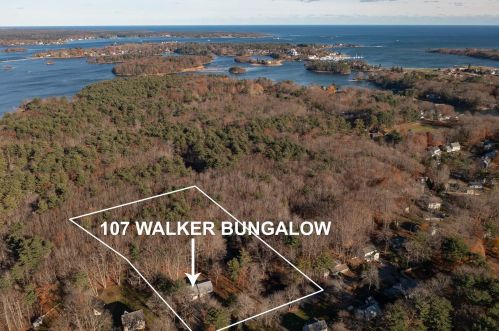 107 Walker Bungalow Rd, Portsmouth, NH 03801-5545