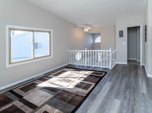 4392 Cinnamon Ridge Trl, Saint Paul MN  55122-3324 exterior