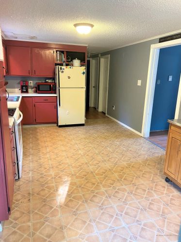 42 Hemlock Ridge Rd, Augusta, ME 04330-1198