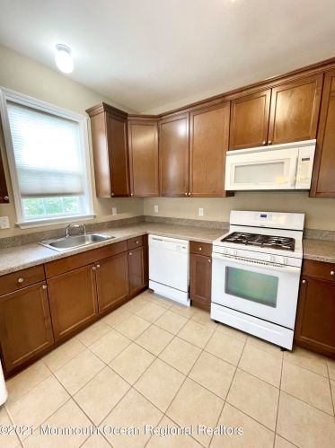 431 Ml Pond Way, Tinton Falls NJ 07724-2477 exterior