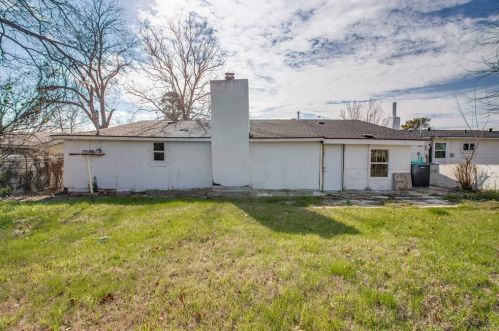 6025 Tallie Rd, Fort Worth TX  76112-7933 exterior