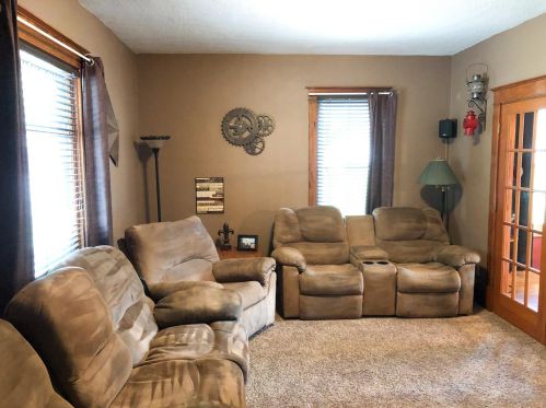 114 Sanborn St, Springfield, MN 56087-1532
