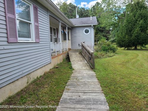 382 Beckerville Rd, Lakehurst, NJ 08759-9511