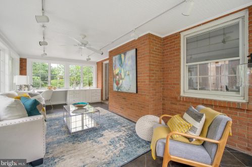 1524 Red Oak Dr, Silver Spring MD 20910-1549 exterior