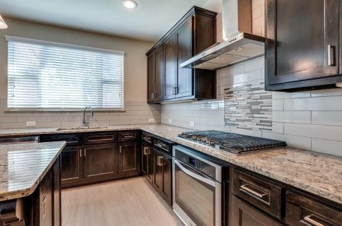 405 Templeton Dr, Fort Worth TX  76107-2252 exterior