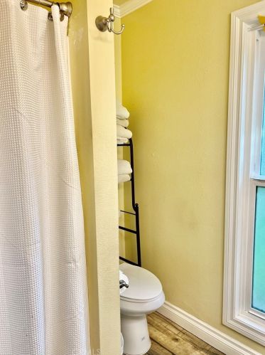 5670 Falling Leaf Ln, Riverside CA  92509-7310 exterior