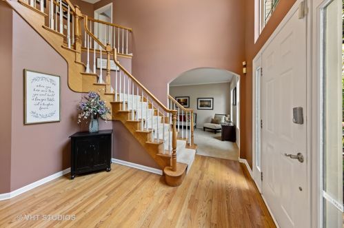 5335 Sand Lily Dr, Naperville, IL 60564-5350