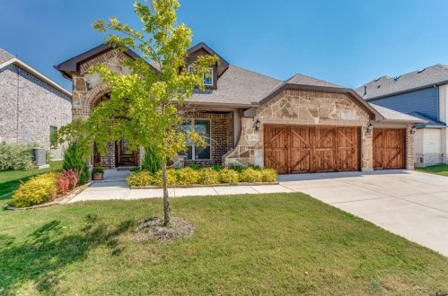 2816 Lakeside Dr, Aubrey, TX 76227-7573