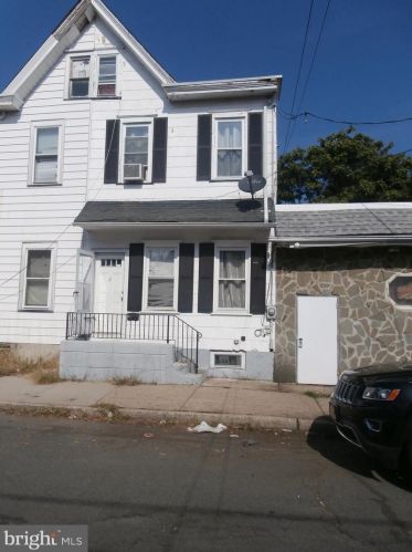 26 Elm St, Trenton, NJ 08611-2531