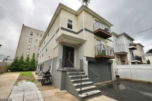 66 Montclair Ave, Newark NJ  07104-5050 exterior