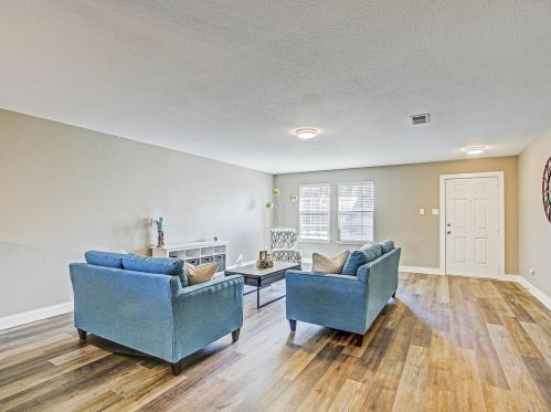 1821 Nightingale Dr, Aubrey, TX 76227-3734