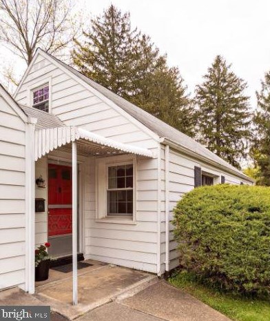 6 Dorann Ave, Princeton NJ  08540-3906 exterior