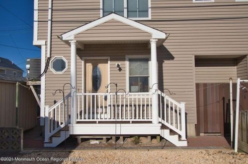 63 Beach Way, Lavallette NJ  08735-3200 exterior