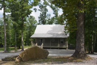 750 End Of Trail Ln, Allardt, TN 38504-6052