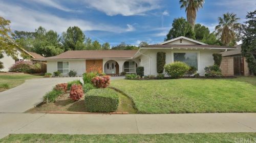 248 La Quinta Dr, Glendora, CA 91741-3941