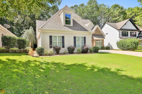 8 Greenview Dr, Newnan, GA 30265-5690