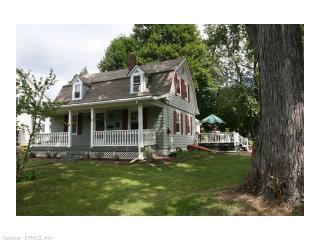 28 West St, Cromwell, CT 06416