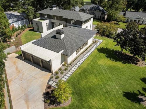 1741 Friar Tuck Rd, Atlanta GA  30309-2659 exterior