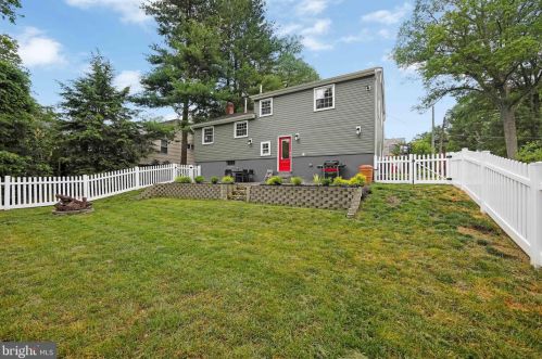 1161 Concord Dr, Haddonfield NJ 08033-3502 exterior