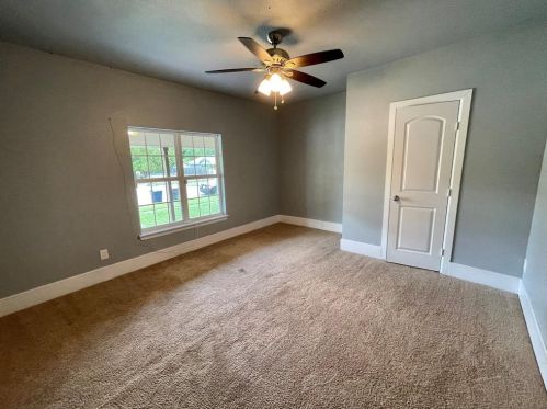 1300 Elmwood Ave, Fort Worth TX  76104-5735 exterior