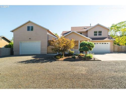 4217 Bentley St, Beaverton, OR 97123-7564