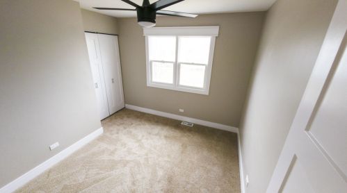 246 Roman Cir, Lemont IL  60440-2590 exterior