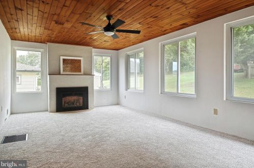 130 Baugher Dr, Hanover PA 17331-4003 exterior