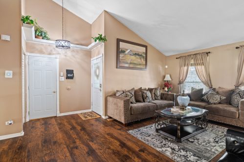 2139 Pepperwood Ln, Glendale Heights, IL 60139-1734