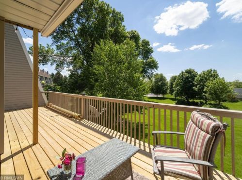 3274 Camelot Dr, Saint Paul MN  55125-2754 exterior