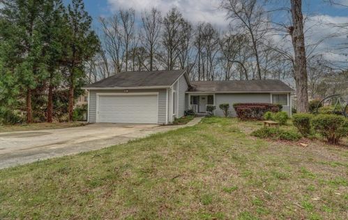 1785 Laurel Ridge Dr, Conyers, GA 30094-6110
