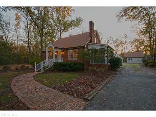 108 Old Seaford Rd, Seaford, VA 23696-2527