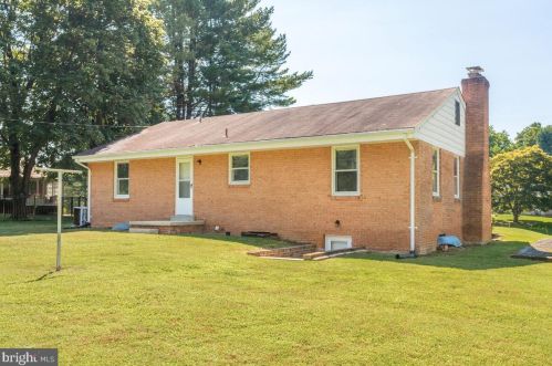 1002 Cliftonbrook Ln, Silver Spring MD 20905-3709 exterior