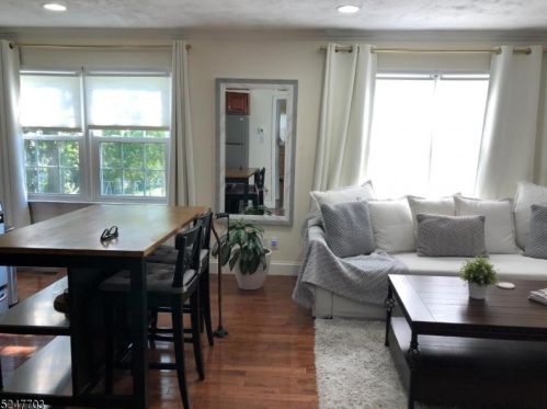 36 Summit Ave, Cedar Knolls, NJ 07927-1539