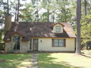 1900 Elkhorn Ln, Albany, GA 31707-1735