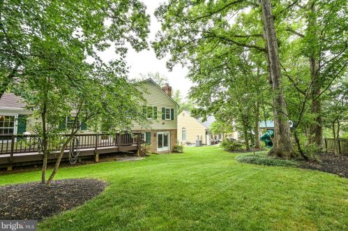 9010 Parliament Dr, Springfield VA  22015-2152 exterior