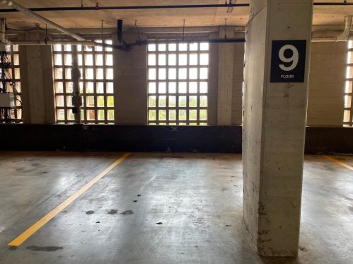 1122 Colorado St, Austin TX  78701-2100 exterior