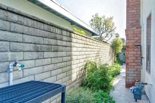 7 Butler St, Irvine CA  92612-2724 exterior