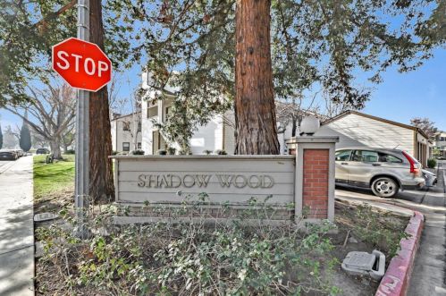 1558 Meadow Ridge Cir, San Jose, CA 95131-2457