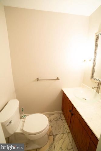 102 Suncrest Rd, Lancaster PA  17601-4834 exterior