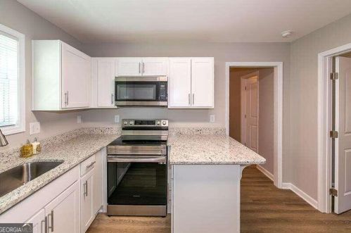 1864 Center Ave, Atlanta GA  30344-4656 exterior