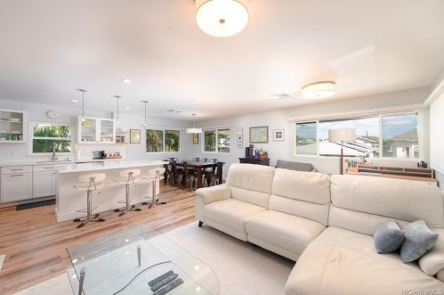1526 Evelyn Ln, Honolulu, HI 96822-3317