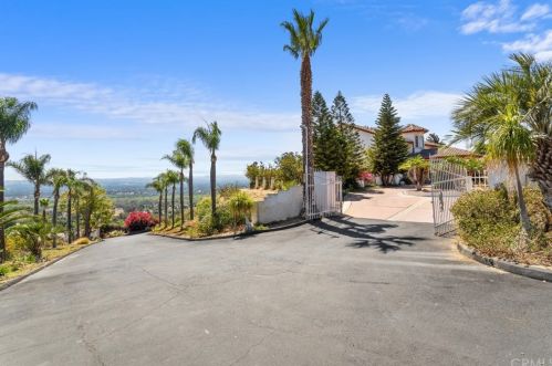 7077 Thunder Ridge Rd, Riverside, CA 92509-5534