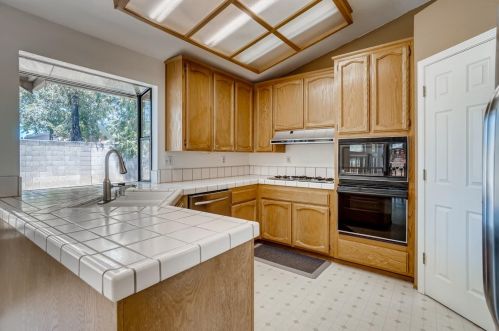 141 Chesterfield Way, Folsom, CA 95630-5508
