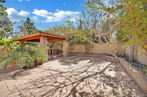 2218 San Lorenzo Ave, Santa Ana CA 92704-6039 exterior