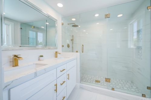 6372 Heil Ave, Huntington Beach CA  92647-4232 exterior