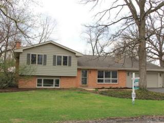 608 Shabbona Trl, Batavia, IL 60510-1235