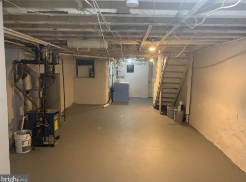 5927 4 St, Philadelphia PA 19140-2416 exterior