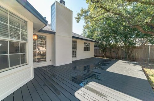 6868 Auckland Dr, Austin TX  78749-4139 exterior